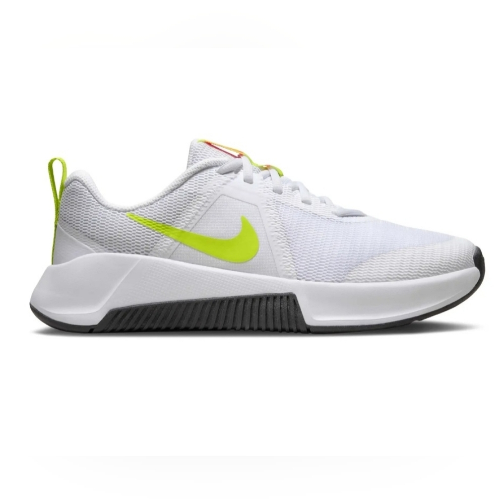 LIKE NEW Nike Womens MC Trainer 3. Suze 10.5